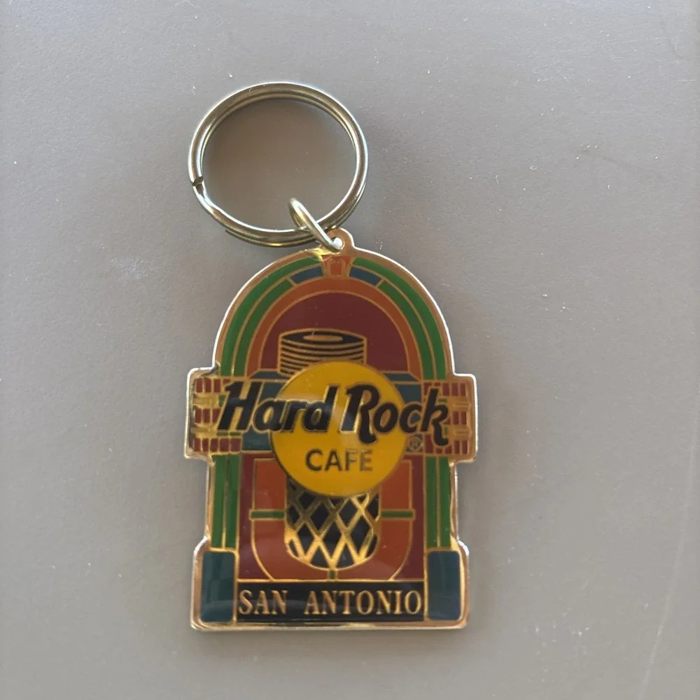 Vintage New Old Stock Hard Rock Cafe Enameled Keychain San Antonio